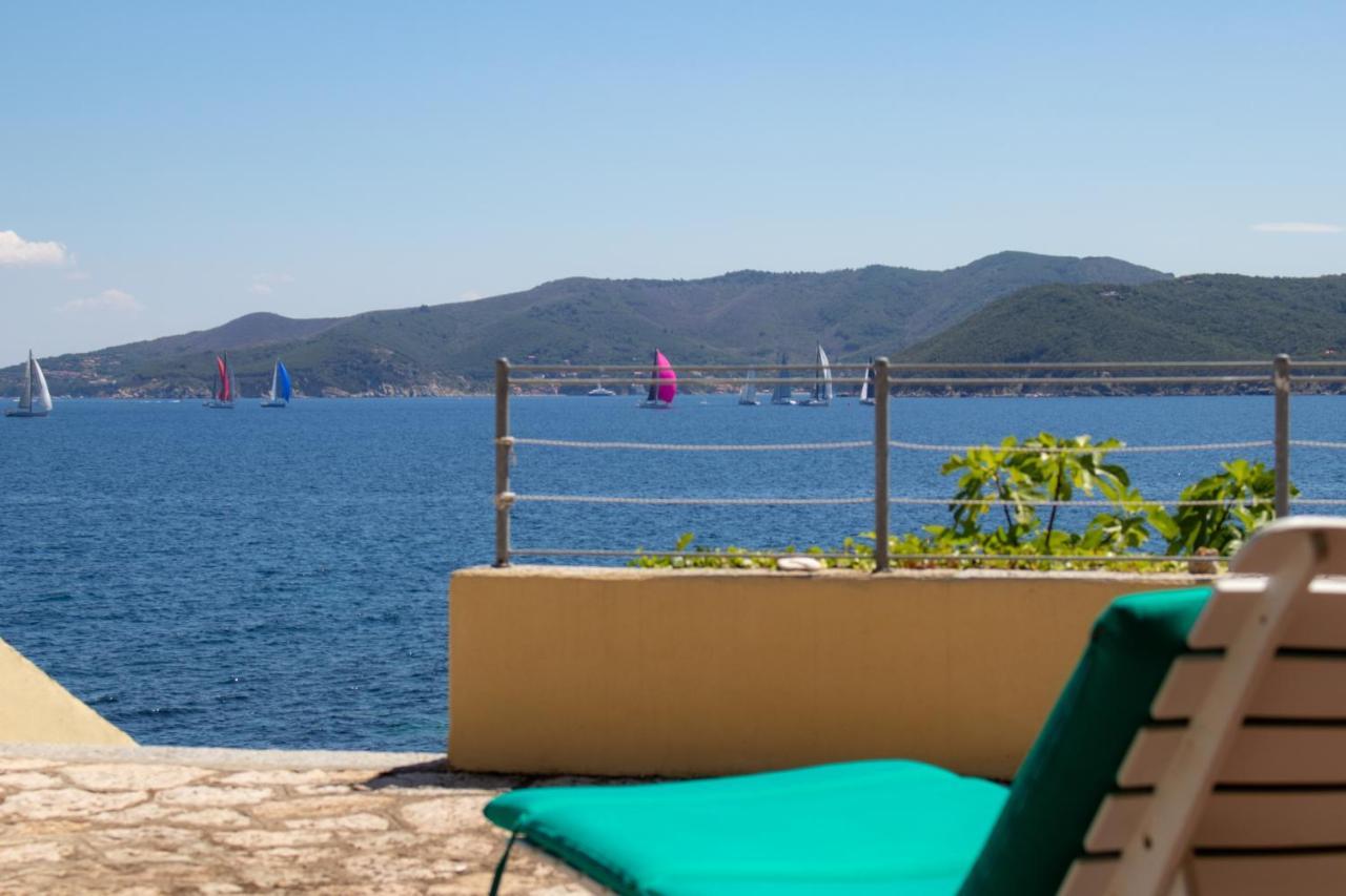 Villa Le Sprizze A Bordo Del Mare - Goelba مارتْشانا مارينا المظهر الخارجي الصورة