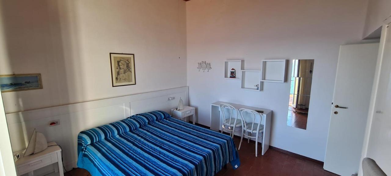 Villa Le Sprizze A Bordo Del Mare - Goelba مارتْشانا مارينا المظهر الخارجي الصورة