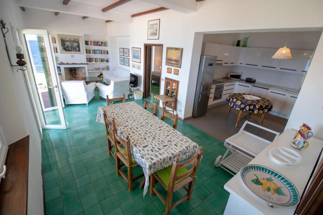 Villa Le Sprizze A Bordo Del Mare - Goelba مارتْشانا مارينا المظهر الخارجي الصورة