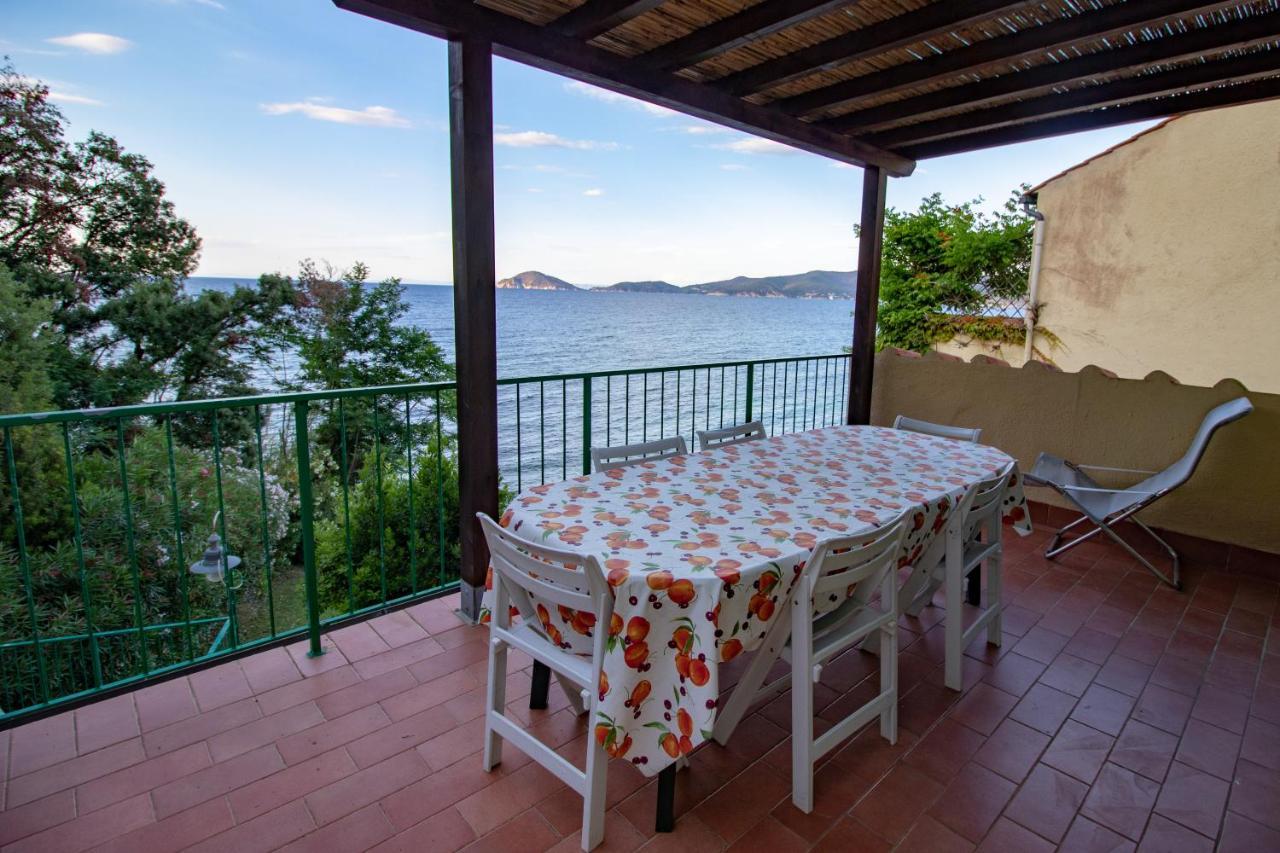 Villa Le Sprizze A Bordo Del Mare - Goelba مارتْشانا مارينا المظهر الخارجي الصورة
